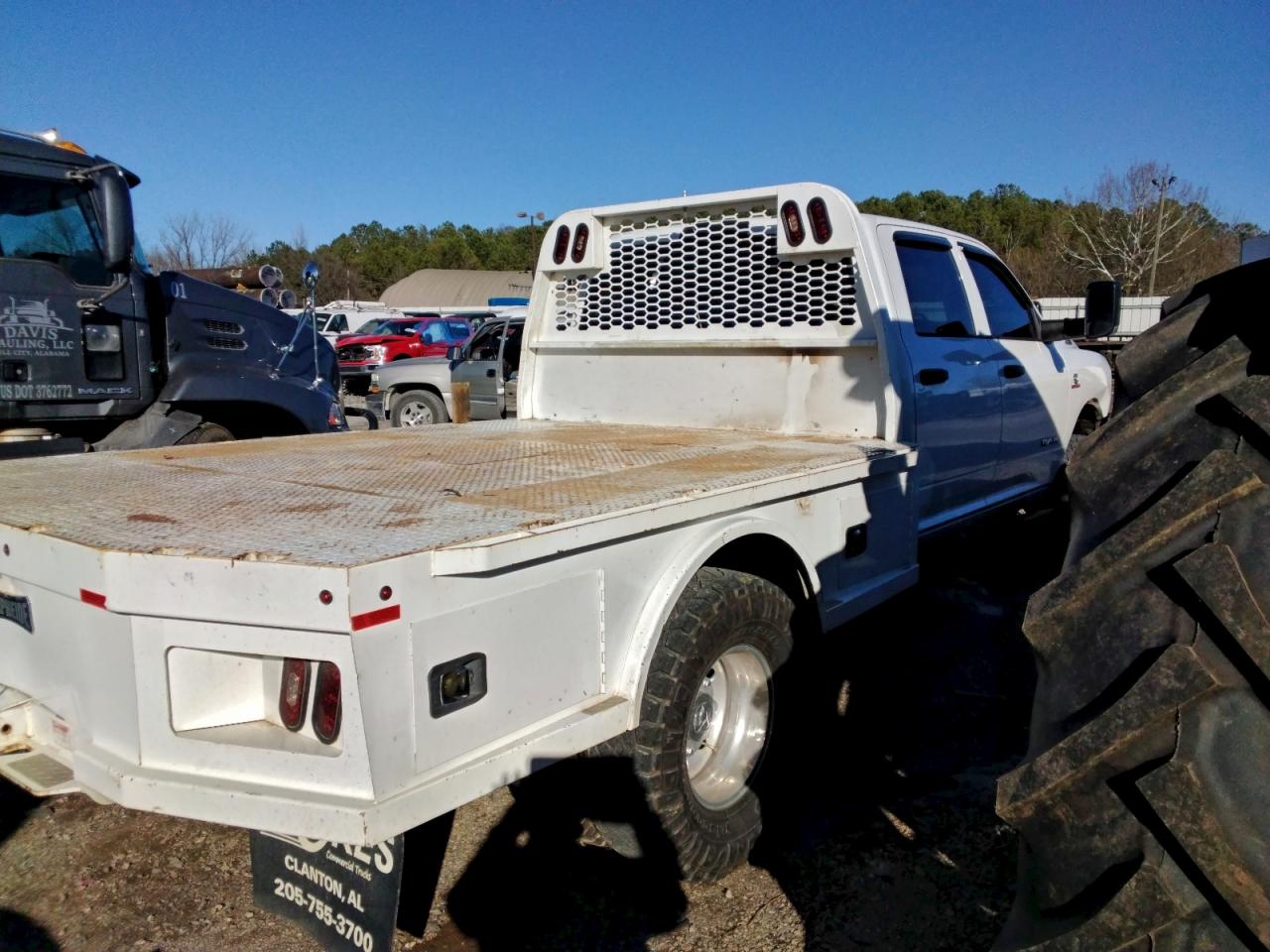 2019 RAM 3500 FLATBED TRUCK photo 3