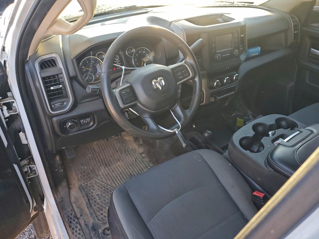 2019 RAM 3500 FLATBED TRUCK photo 8