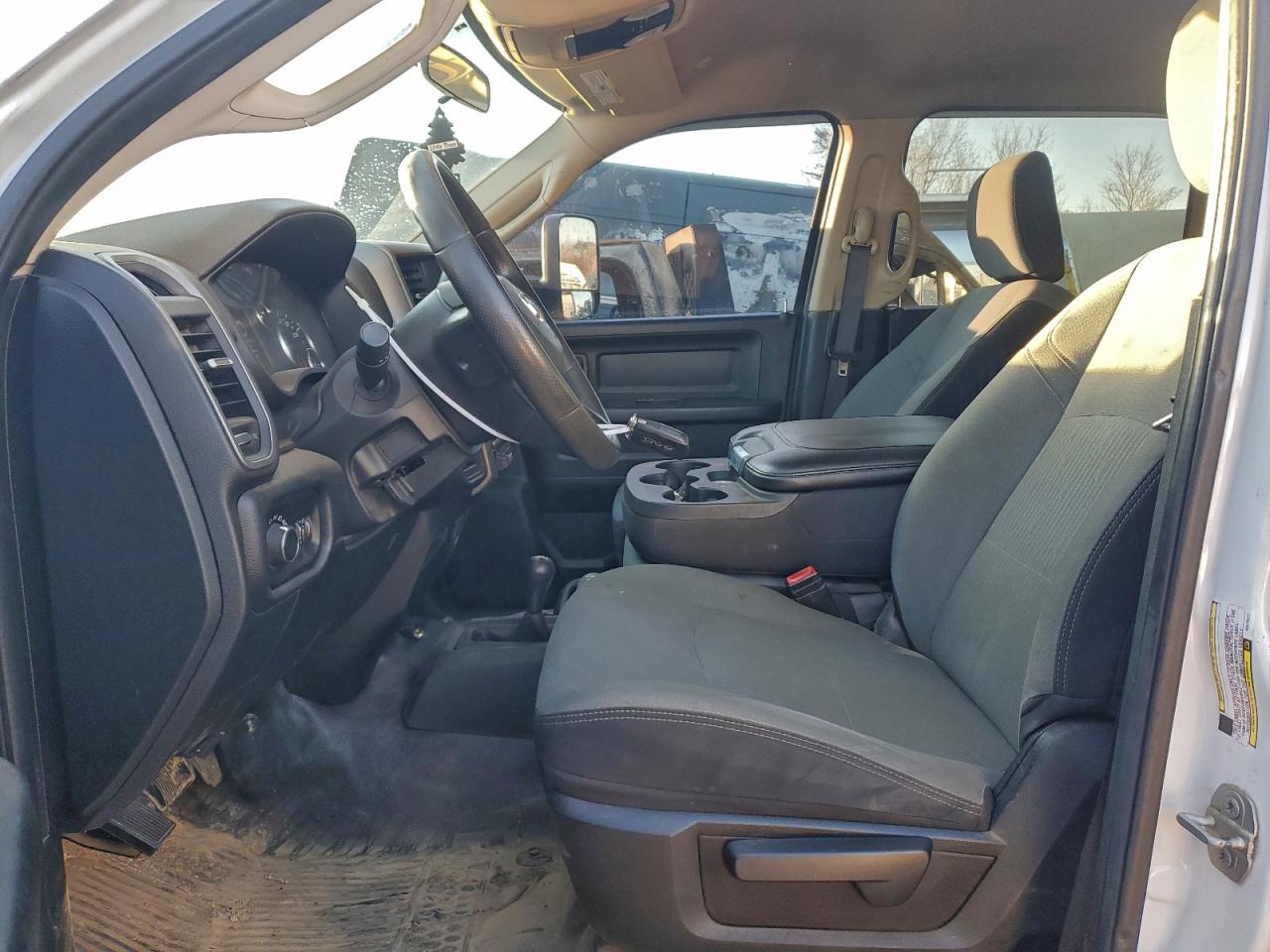 2019 RAM 3500 FLATBED TRUCK photo 7