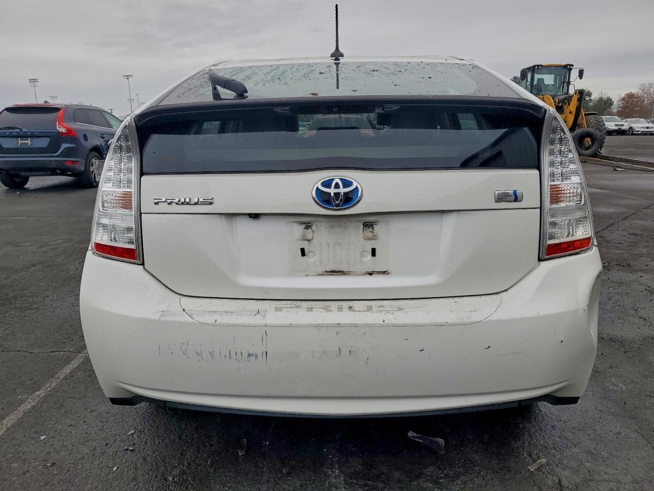 2011 TOYOTA PRIUS photo 6
