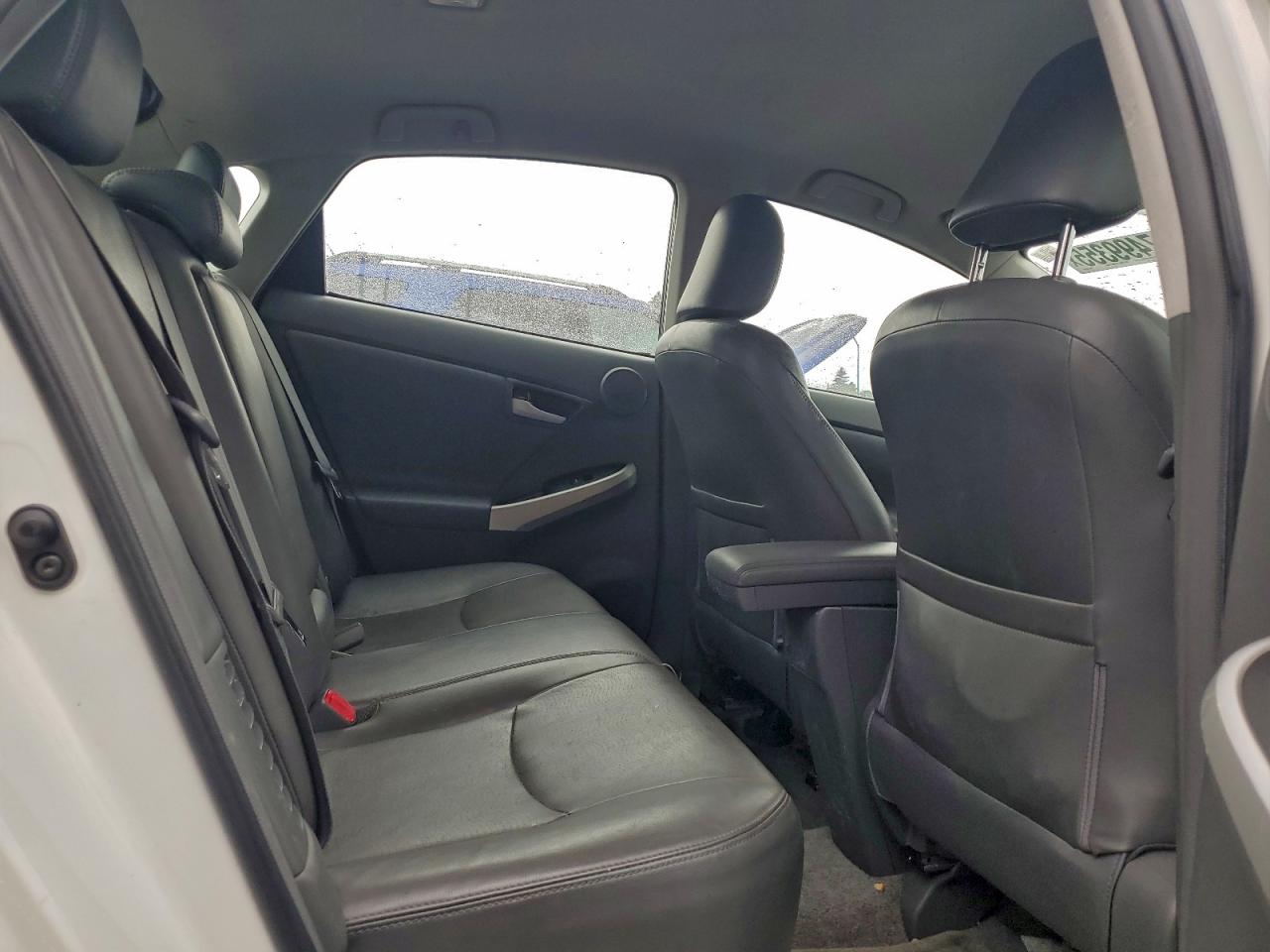 2011 TOYOTA PRIUS photo 10