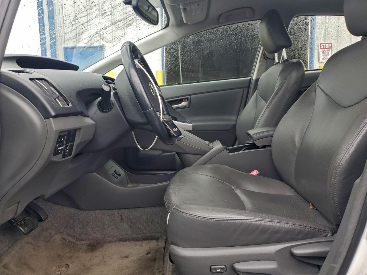 2011 TOYOTA PRIUS photo 7