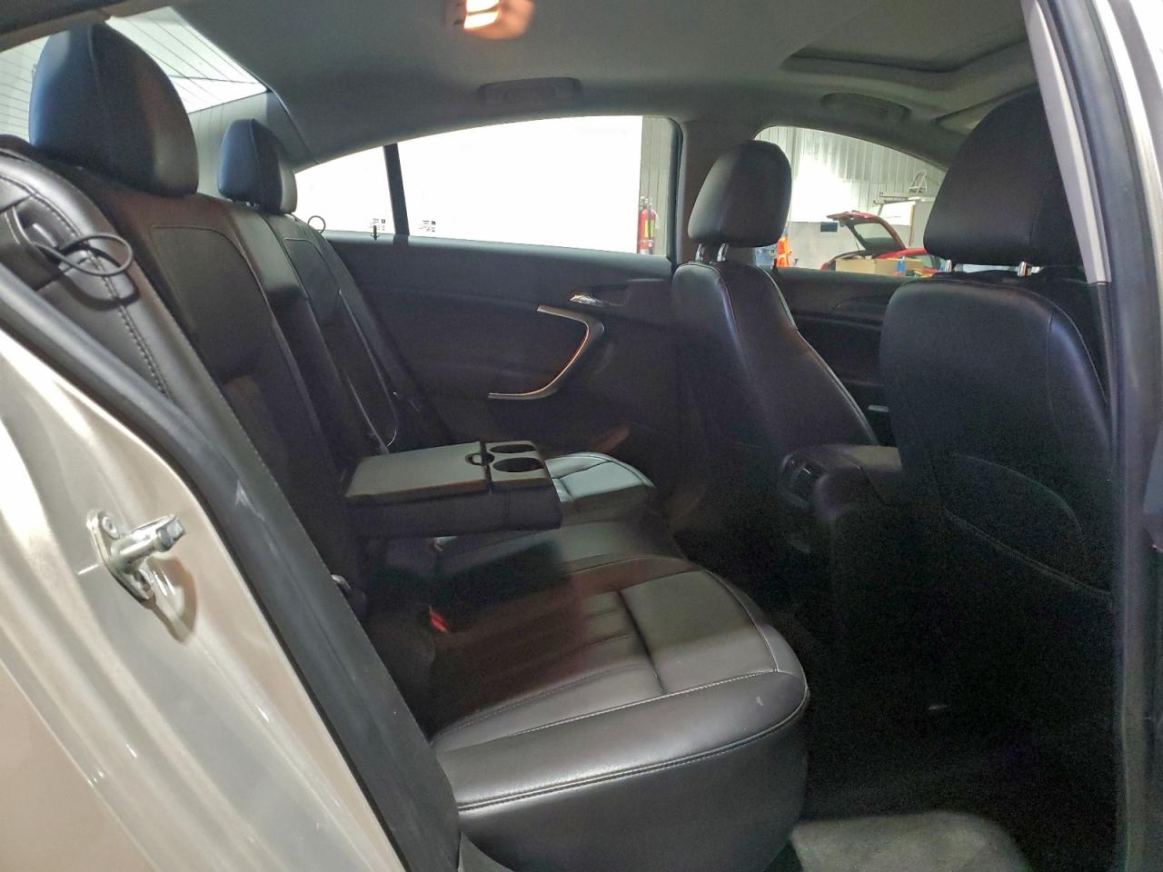 2011 BUICK REGAL CXL photo 10