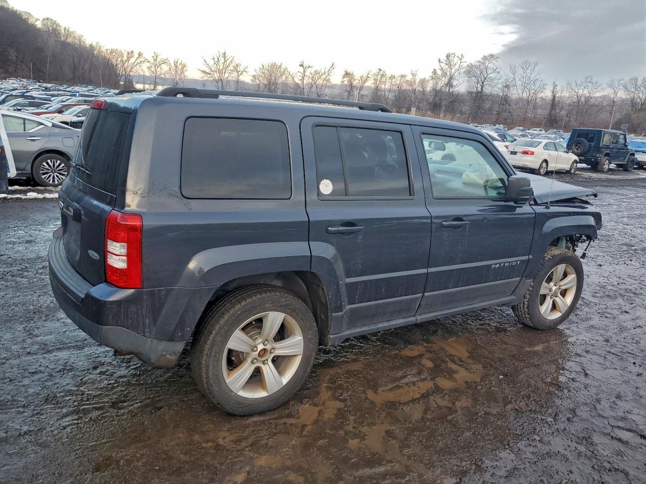 2014 JEEP PATRIOT LATITUDE photo 3