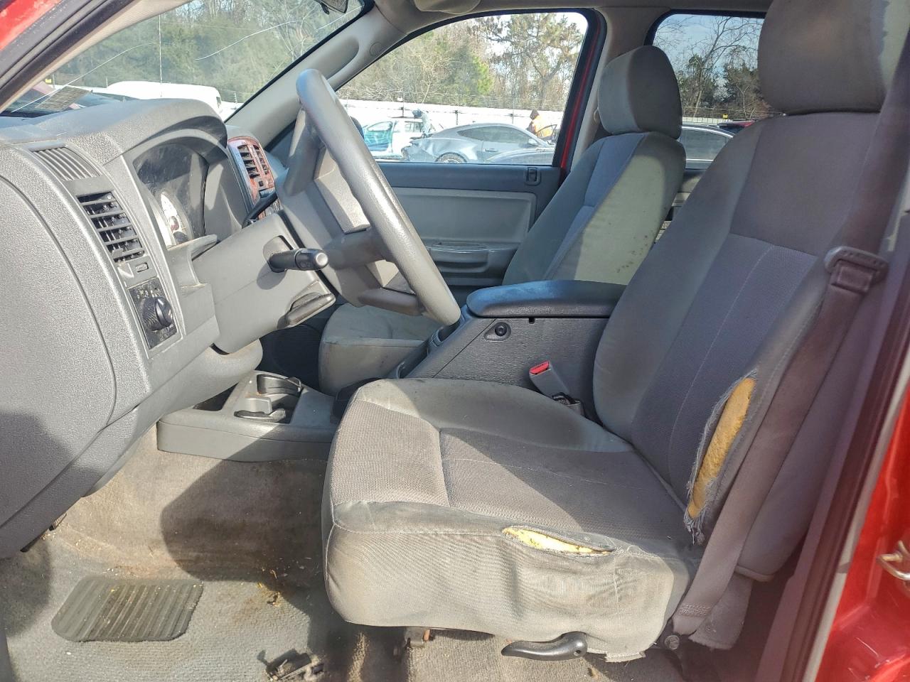 2005 DODGE DAKOTA QUAD SLT photo 7
