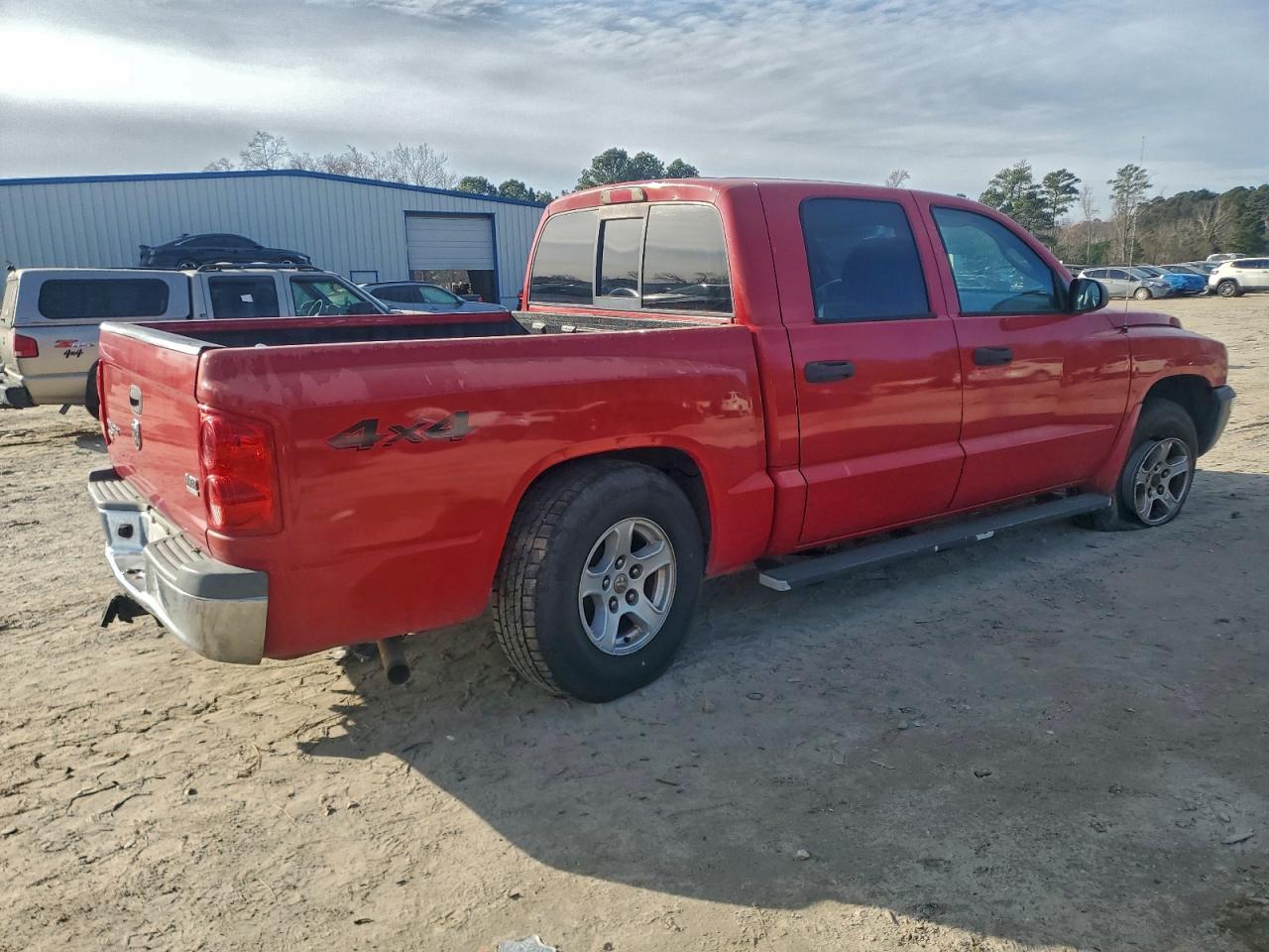 2005 DODGE DAKOTA QUAD SLT photo 3