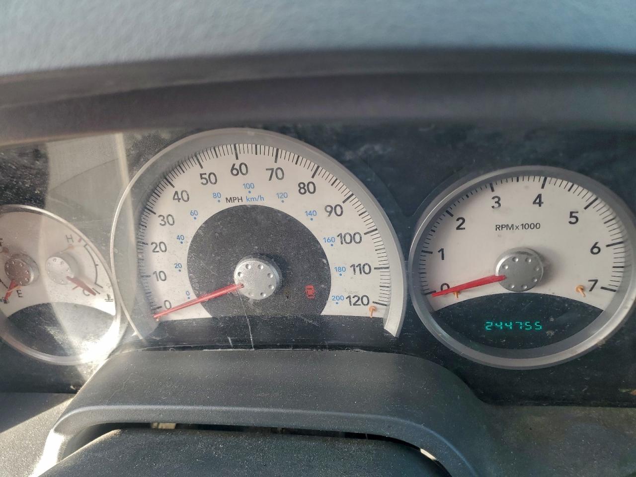 2005 DODGE DAKOTA QUAD SLT photo 9