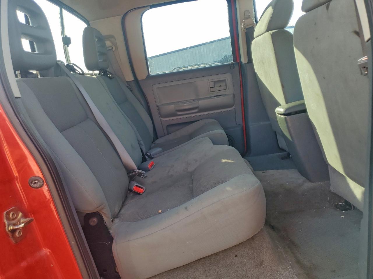 2005 DODGE DAKOTA QUAD SLT photo 10