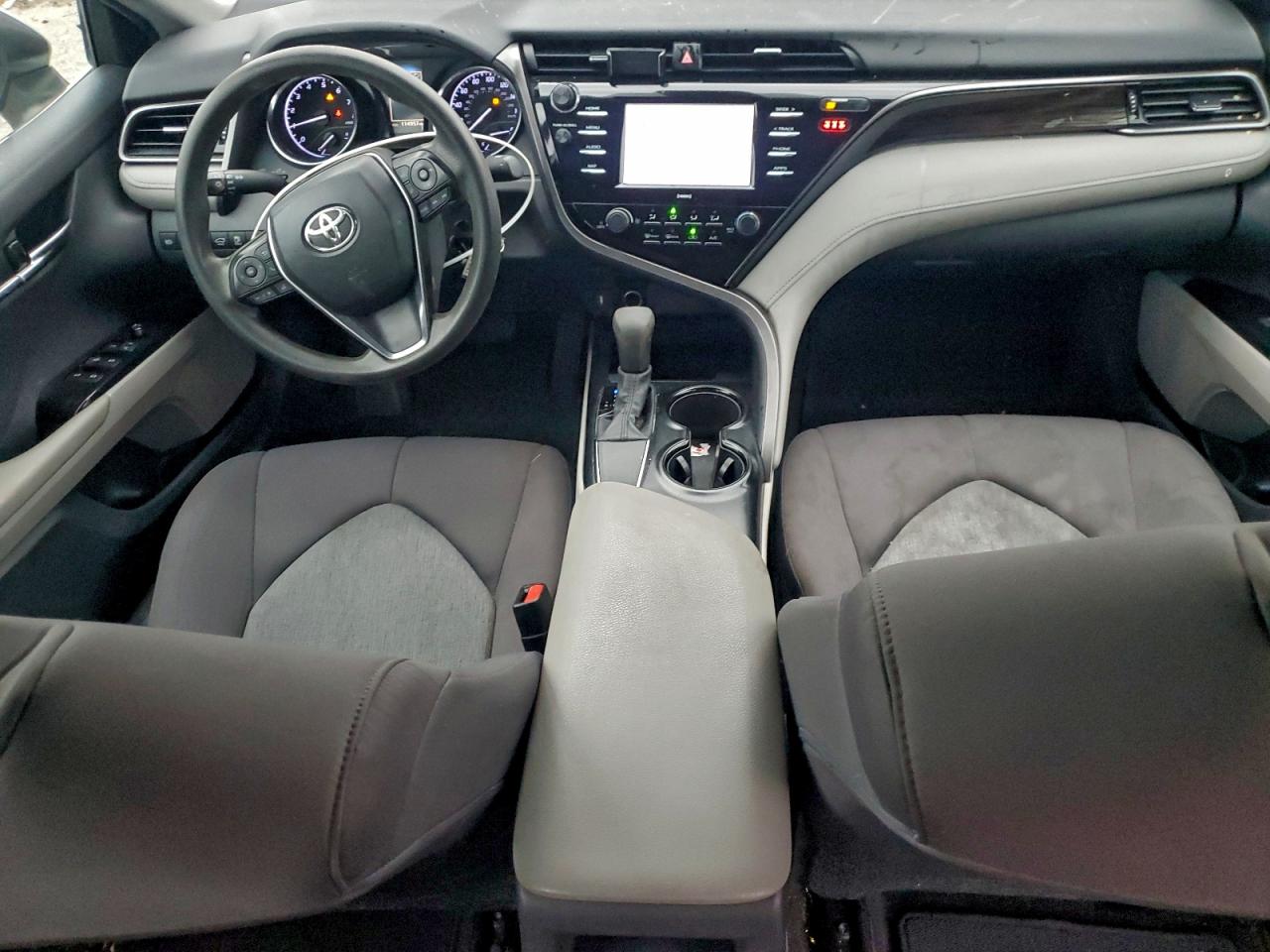2020 TOYOTA CAMRY L photo 8