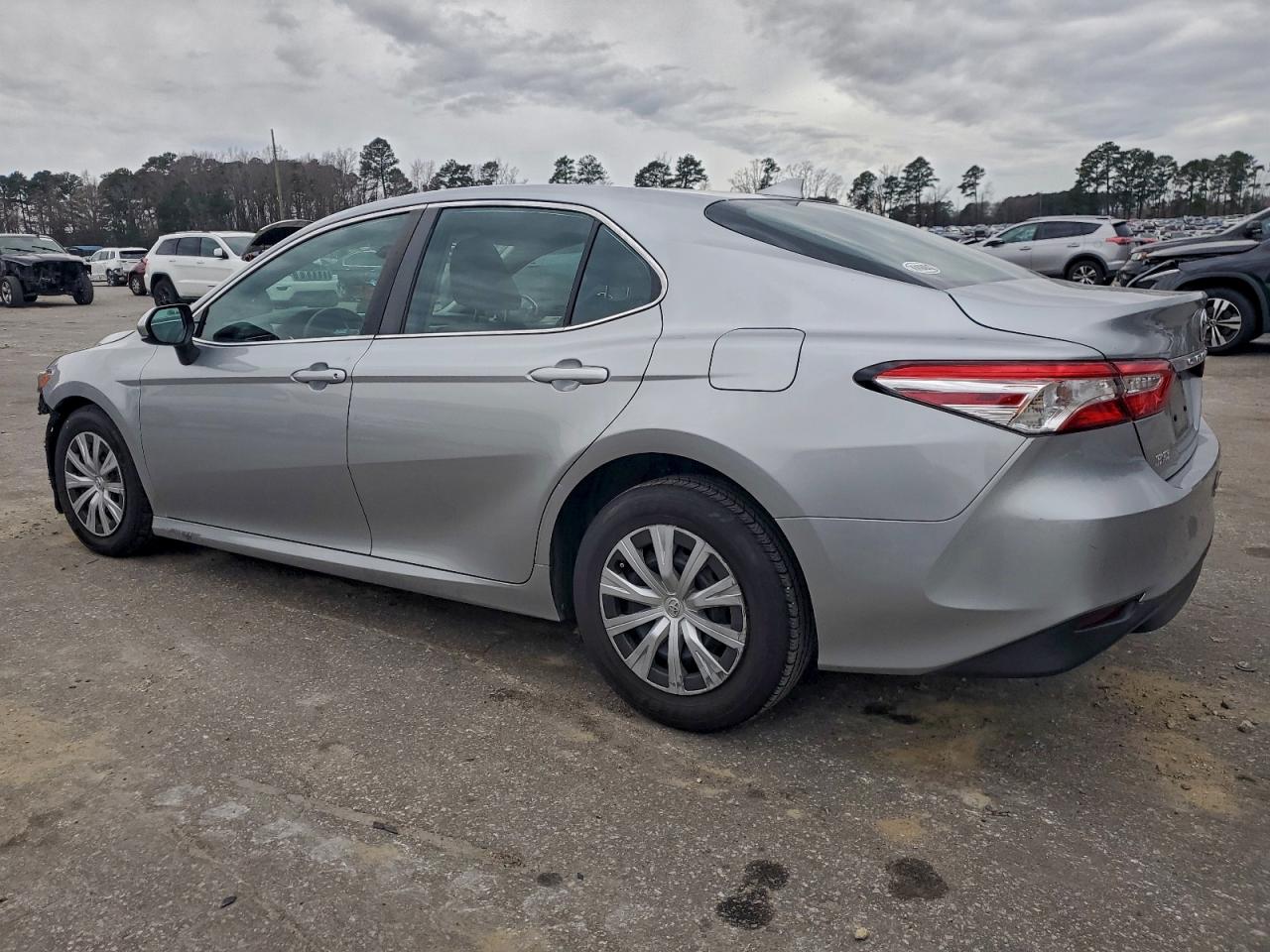 2020 TOYOTA CAMRY L photo 2