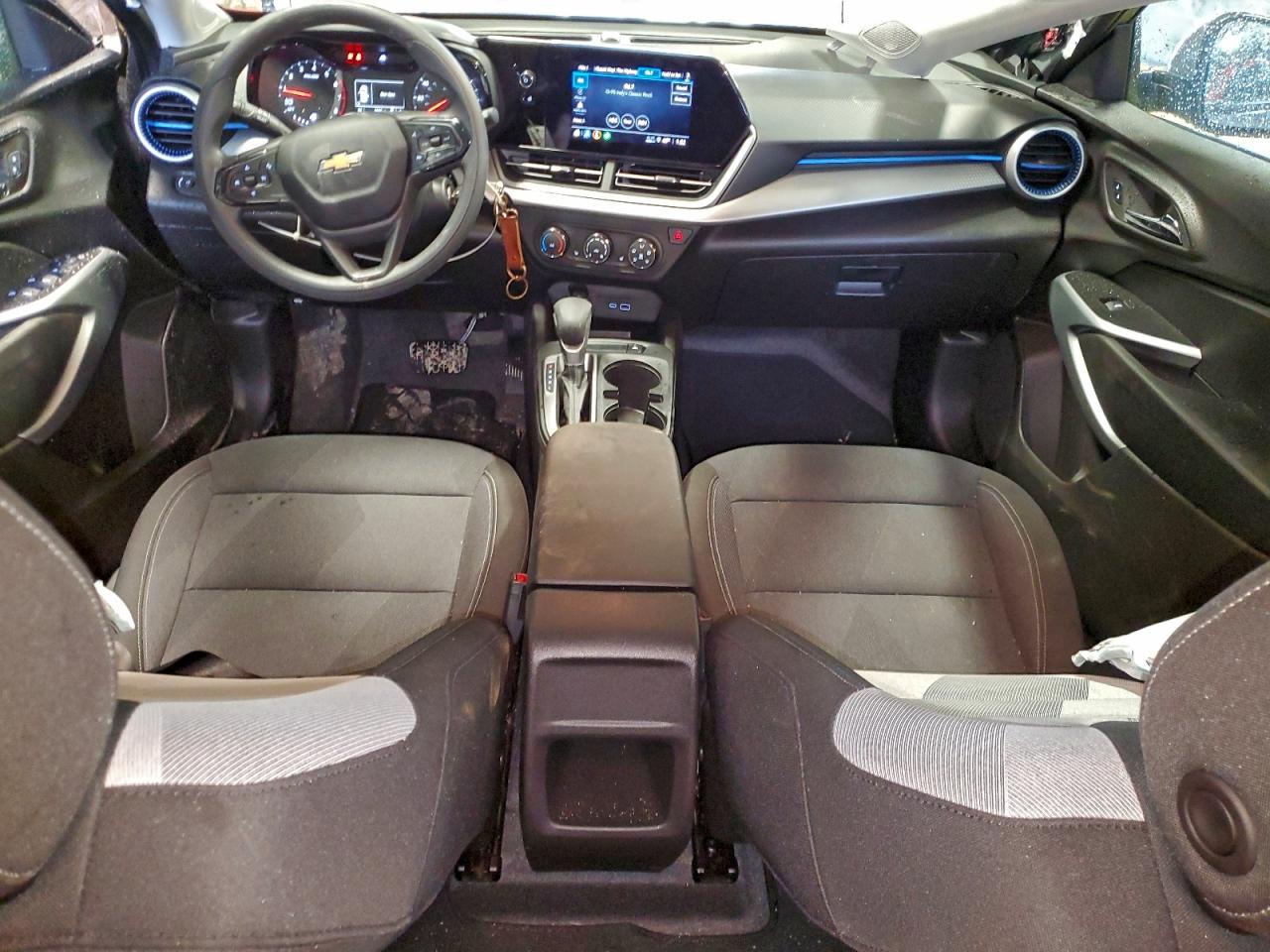 2025 CHEVROLET TRAX LS photo 8