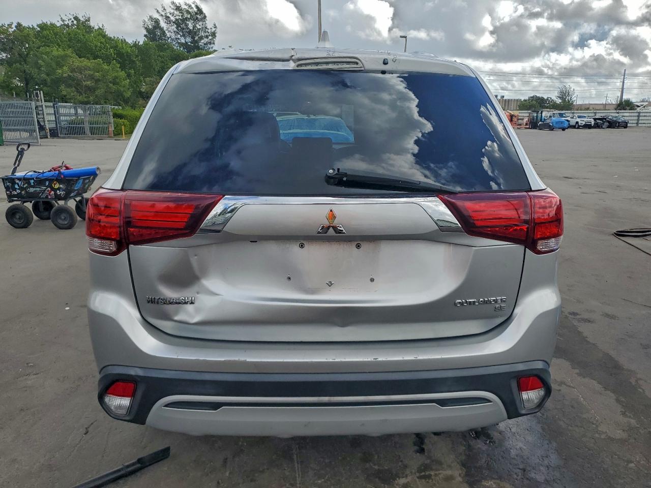 2019 MITSUBISHI OUTLANDER SE photo 6