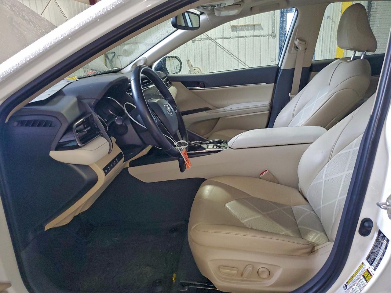 2019 TOYOTA CAMRY XSE photo 7