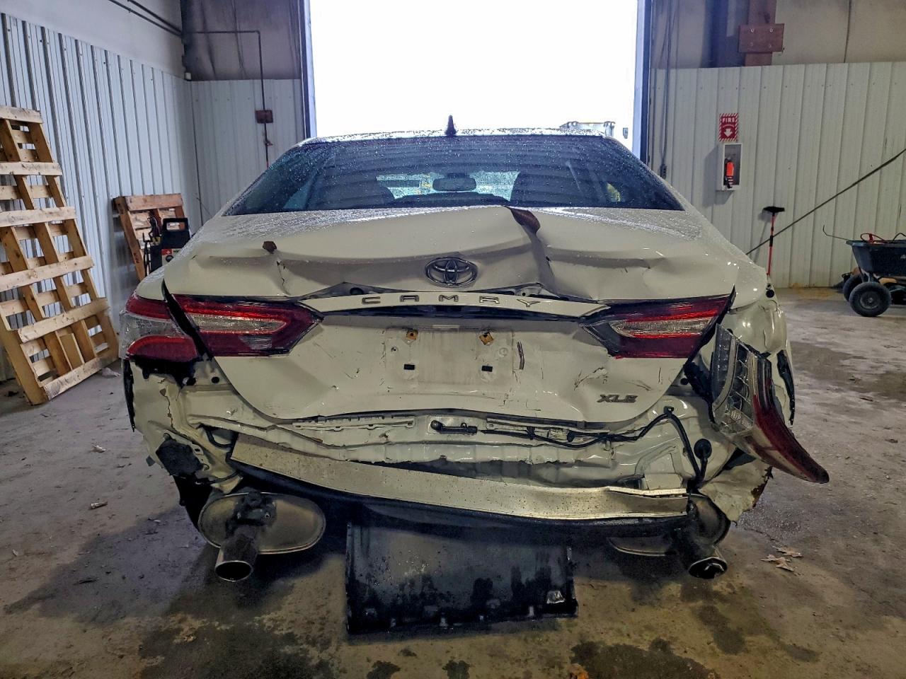 2019 TOYOTA CAMRY XSE photo 6