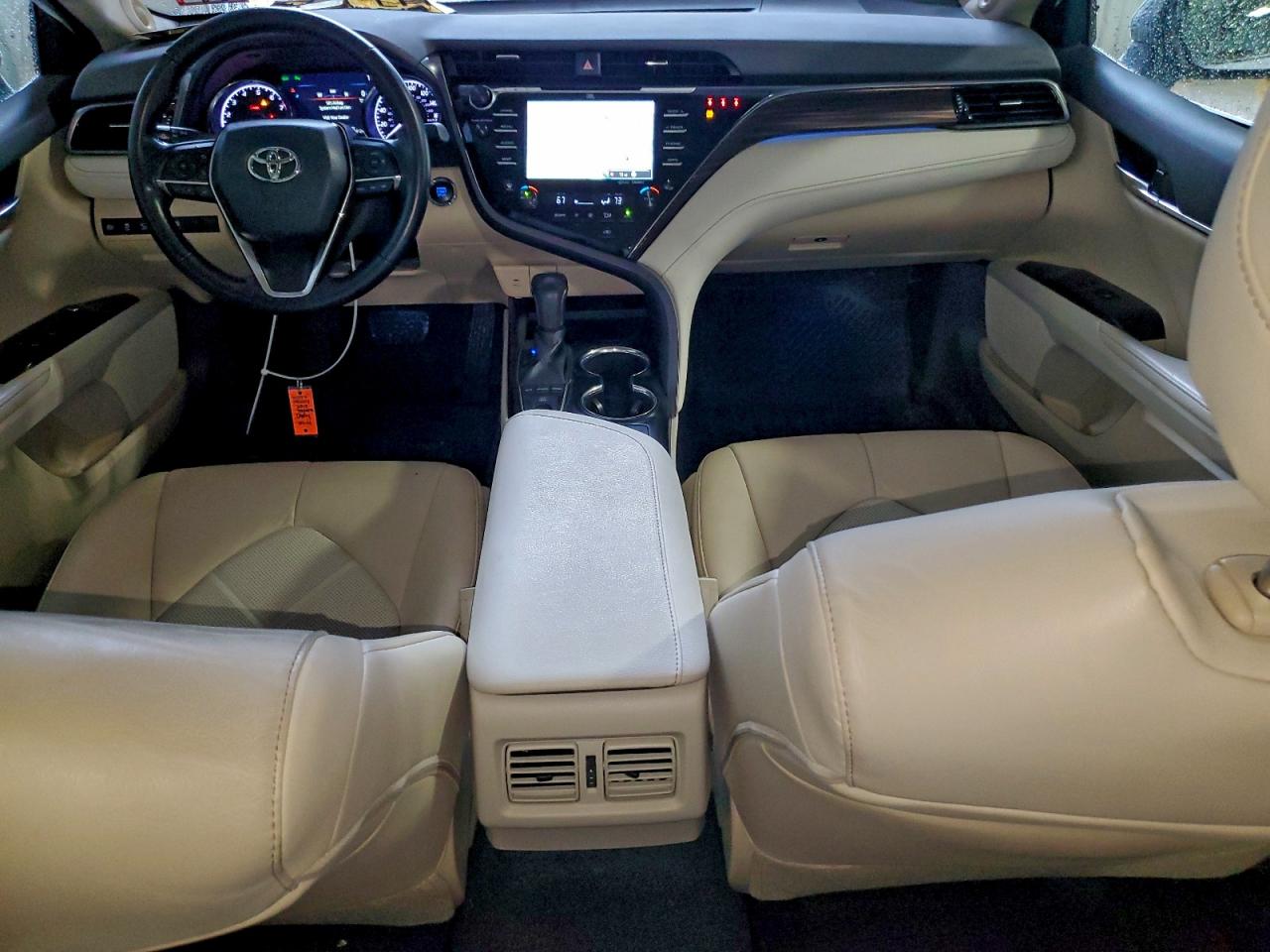 2019 TOYOTA CAMRY XSE photo 8