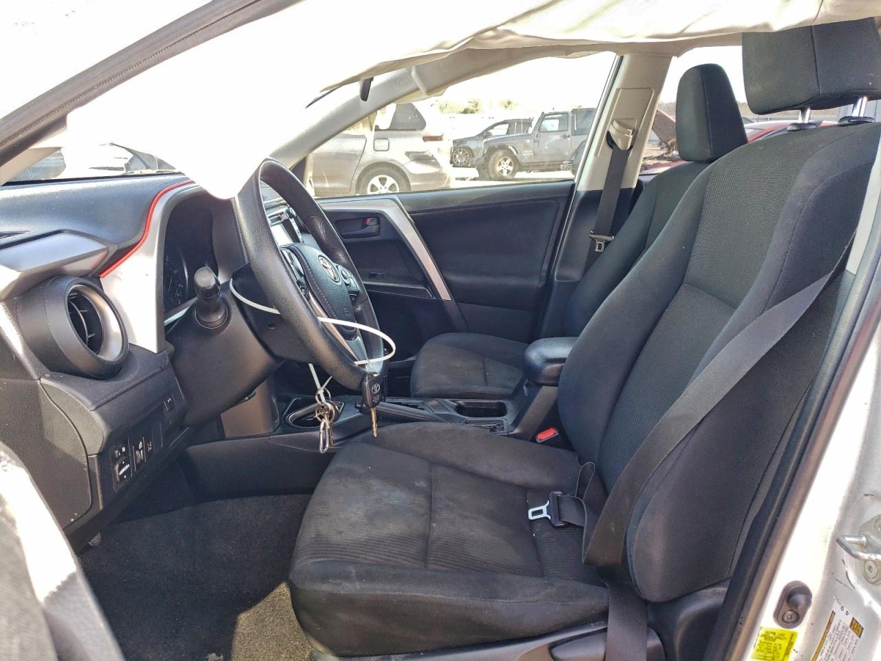 2018 TOYOTA RAV4 LE photo 7