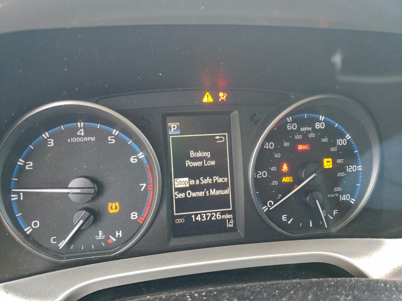 2018 TOYOTA RAV4 LE photo 9