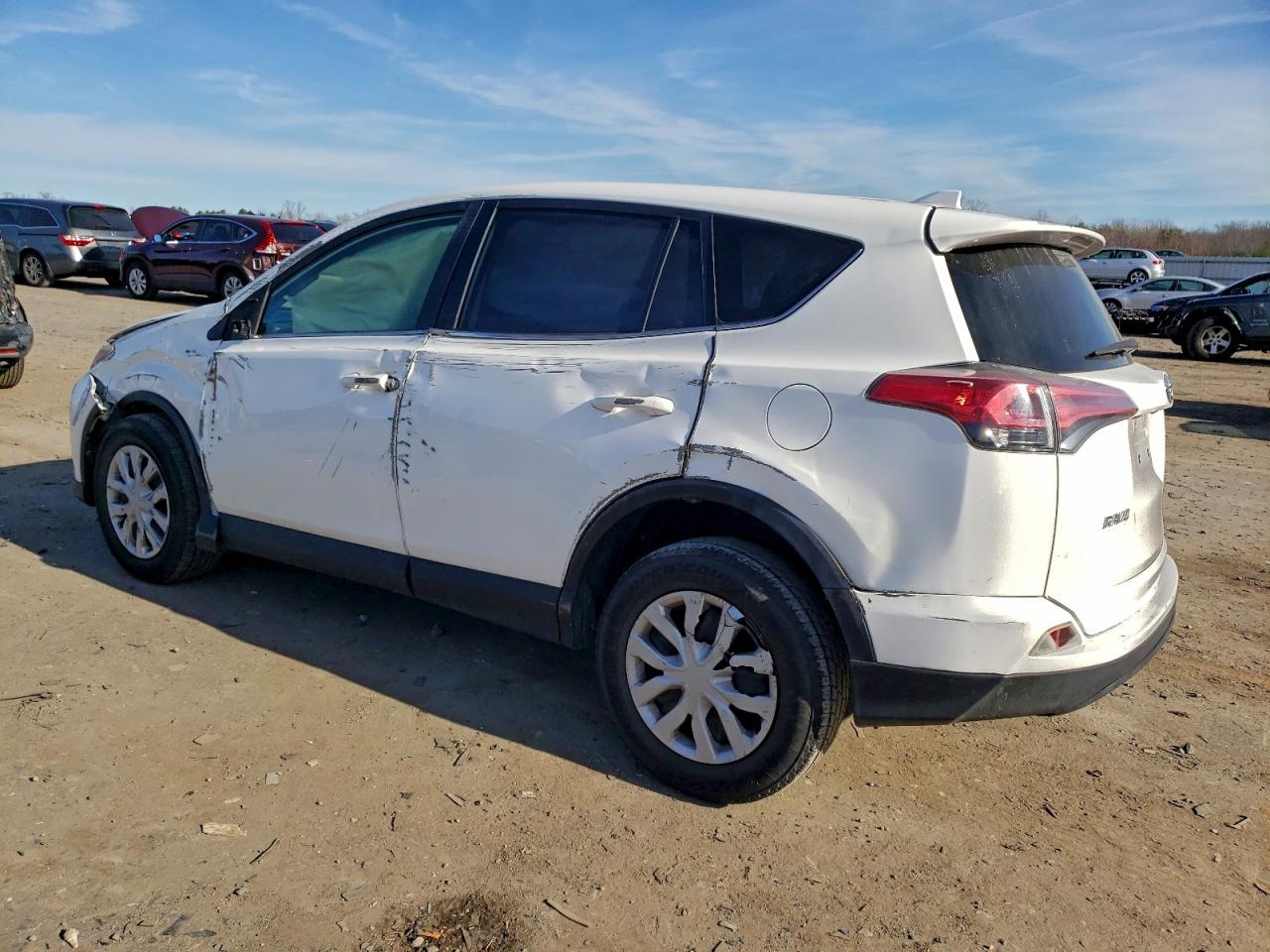 2018 TOYOTA RAV4 LE photo 2