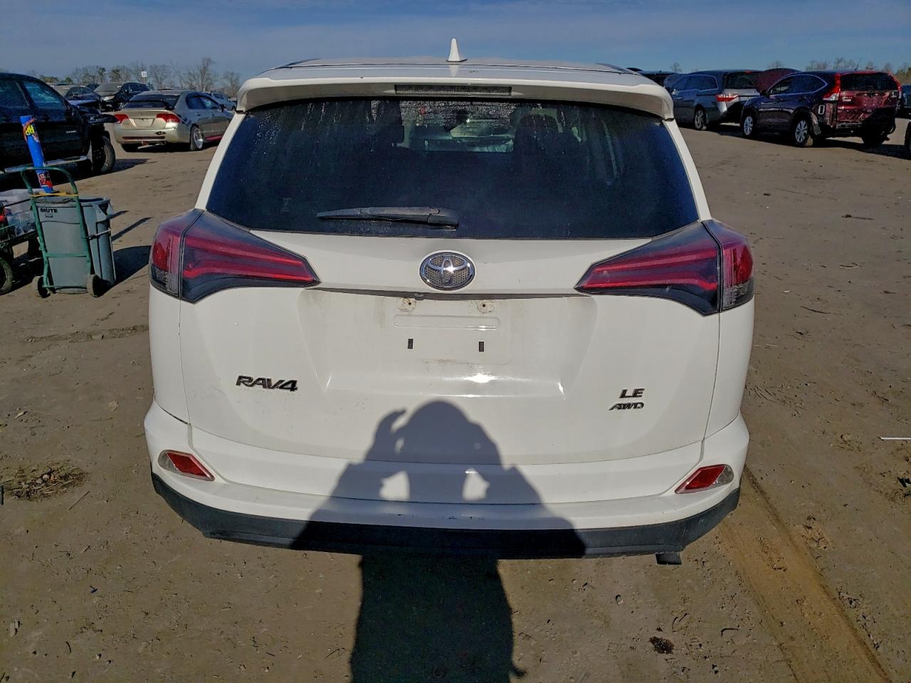 2018 TOYOTA RAV4 LE photo 6