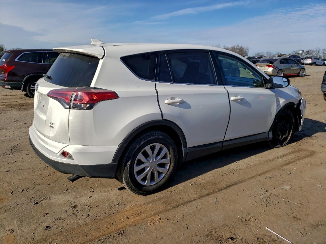 2018 TOYOTA RAV4 LE photo 3