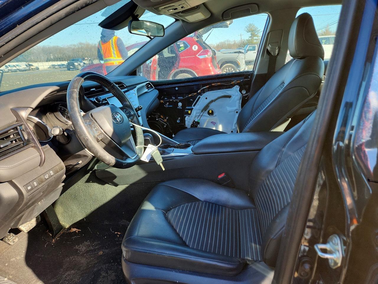 2019 TOYOTA CAMRY L photo 7
