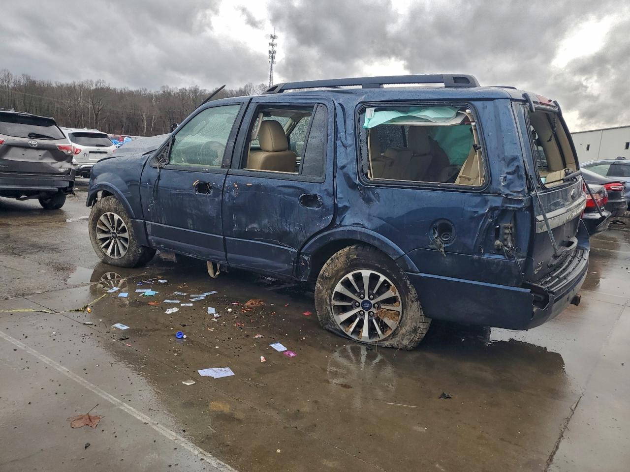 2017 FORD EXPEDITION XLT photo 2