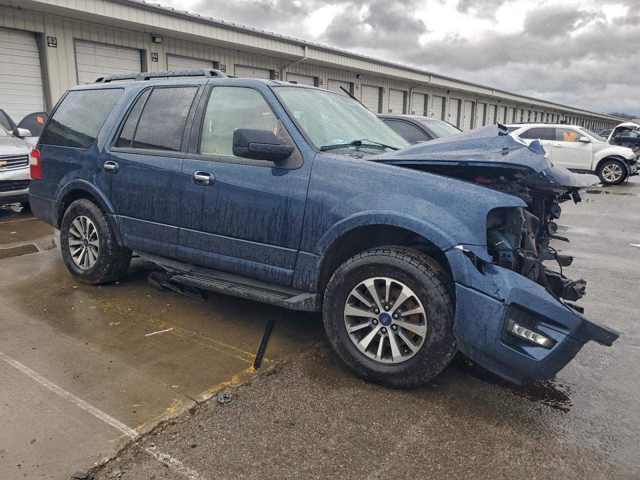 2017 FORD EXPEDITION XLT photo 4