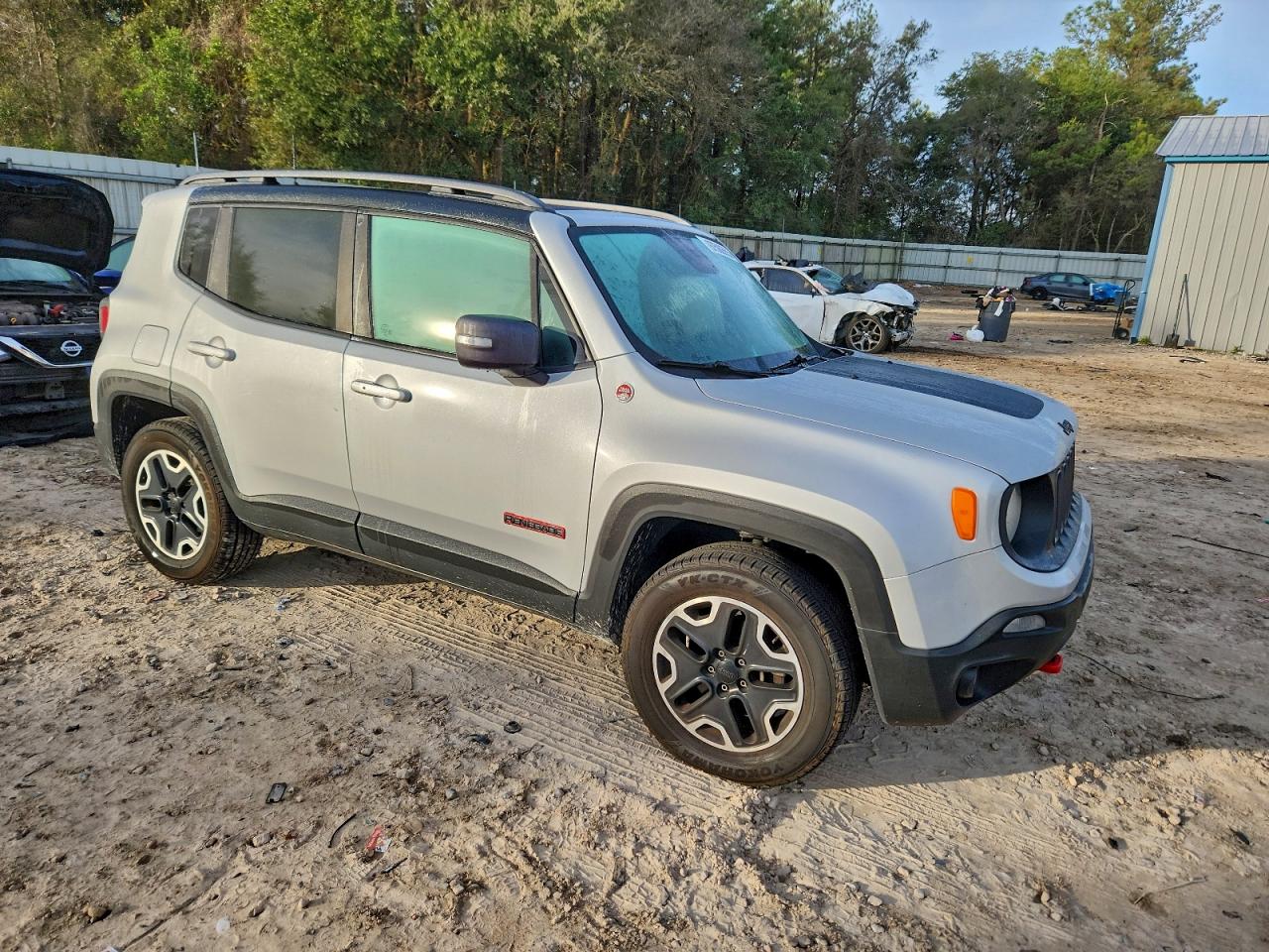 2015 JEEP RENEGADE TRAILHAWK photo 4