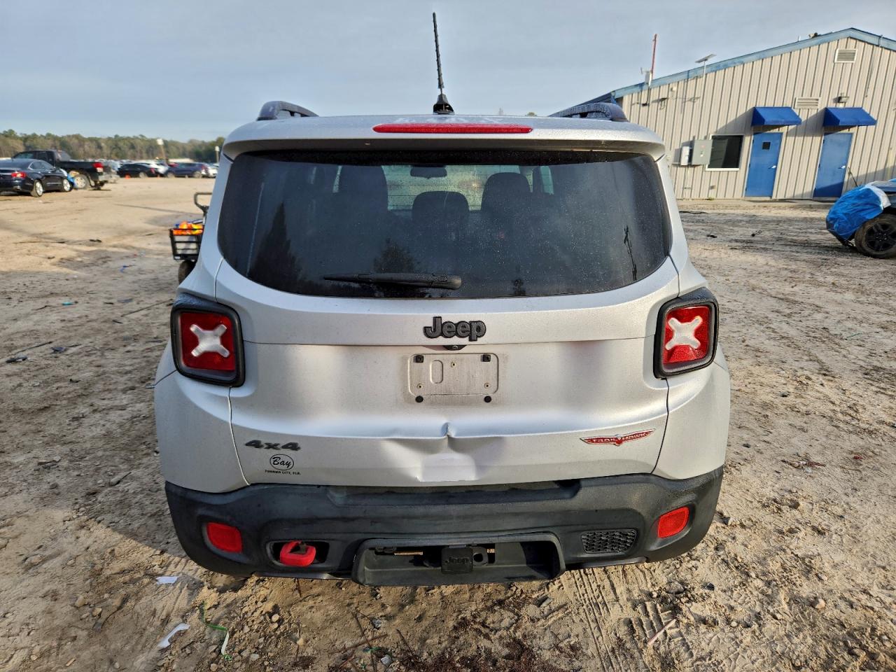 2015 JEEP RENEGADE TRAILHAWK photo 6
