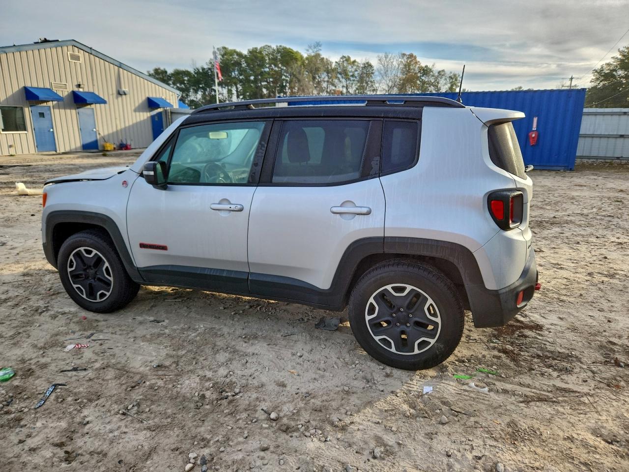 2015 JEEP RENEGADE TRAILHAWK photo 2