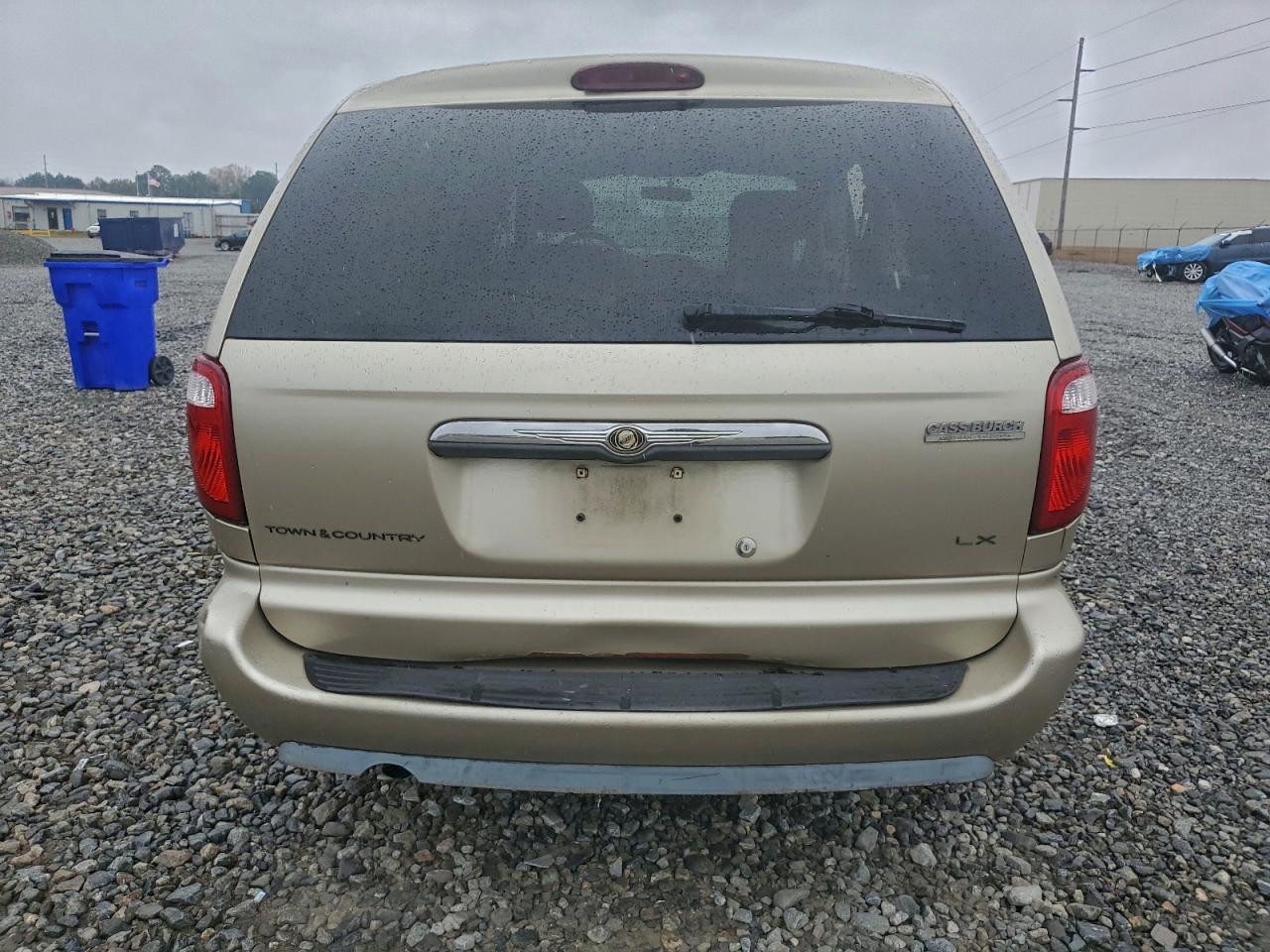 2006 CHRYSLER TOWN & COUNTRY LX photo 6