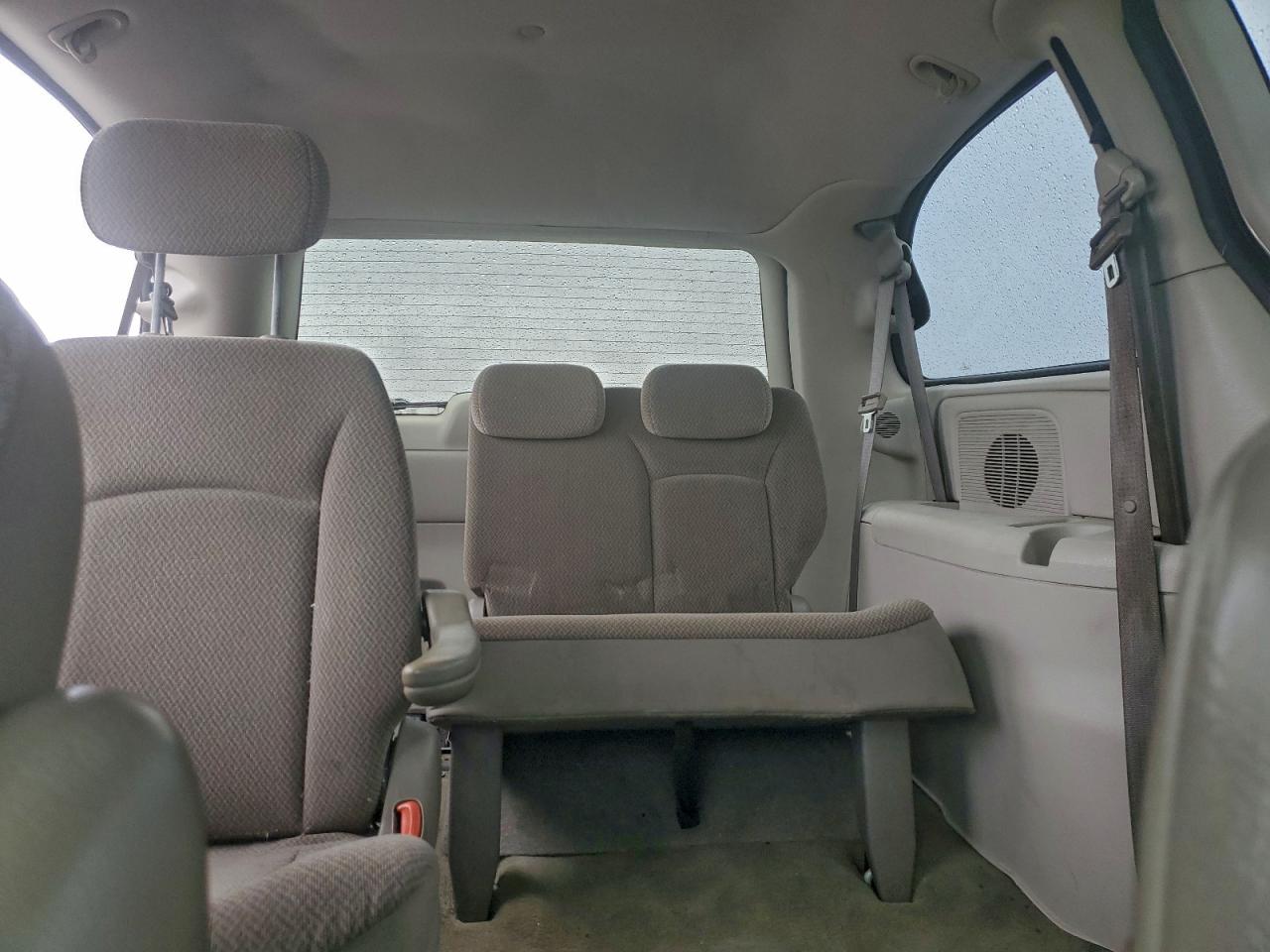 2006 CHRYSLER TOWN & COUNTRY LX photo 10