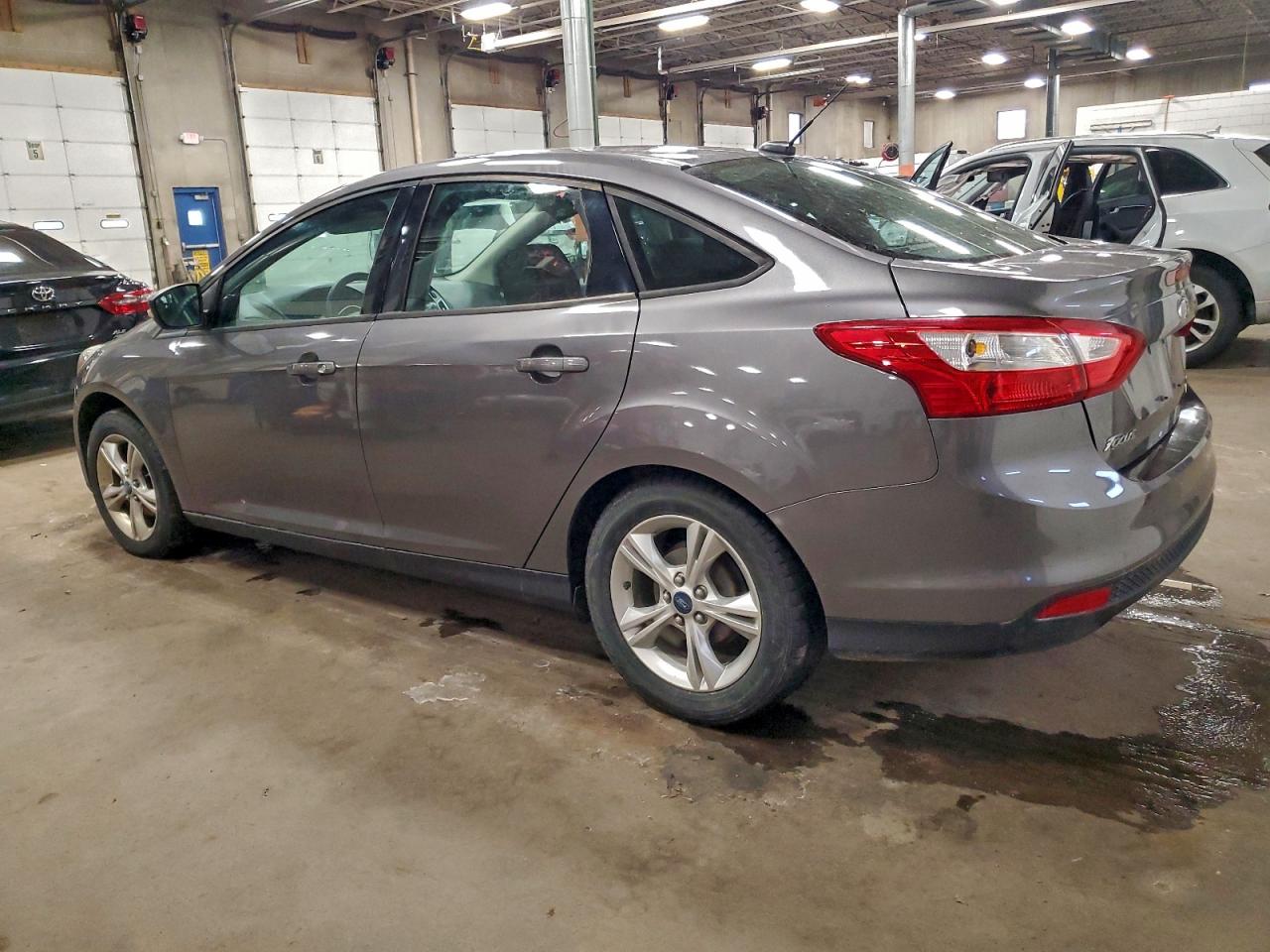 2014 FORD FOCUS SE photo 2