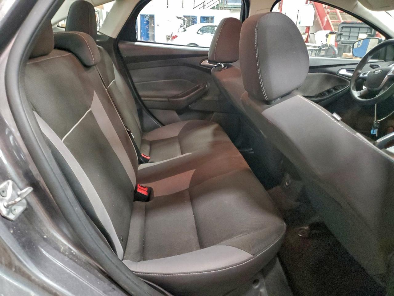 2014 FORD FOCUS SE photo 10