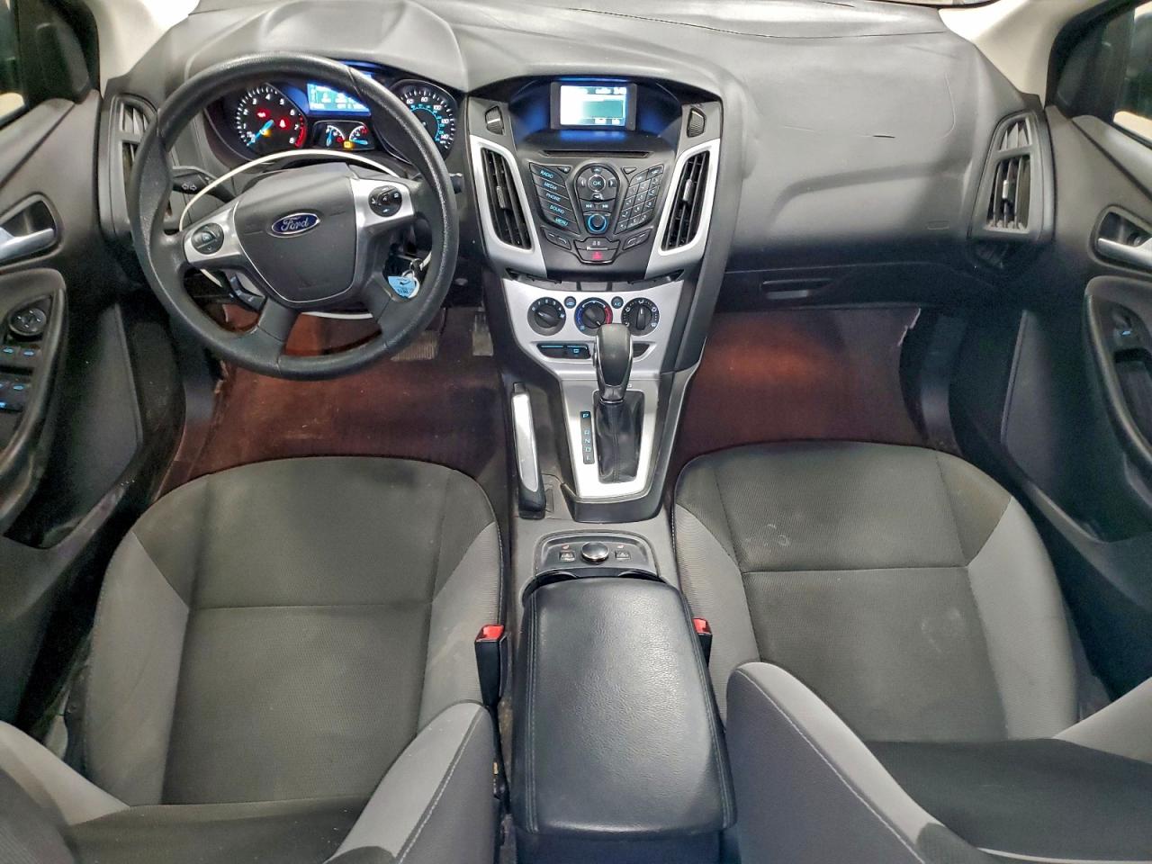 2014 FORD FOCUS SE photo 8