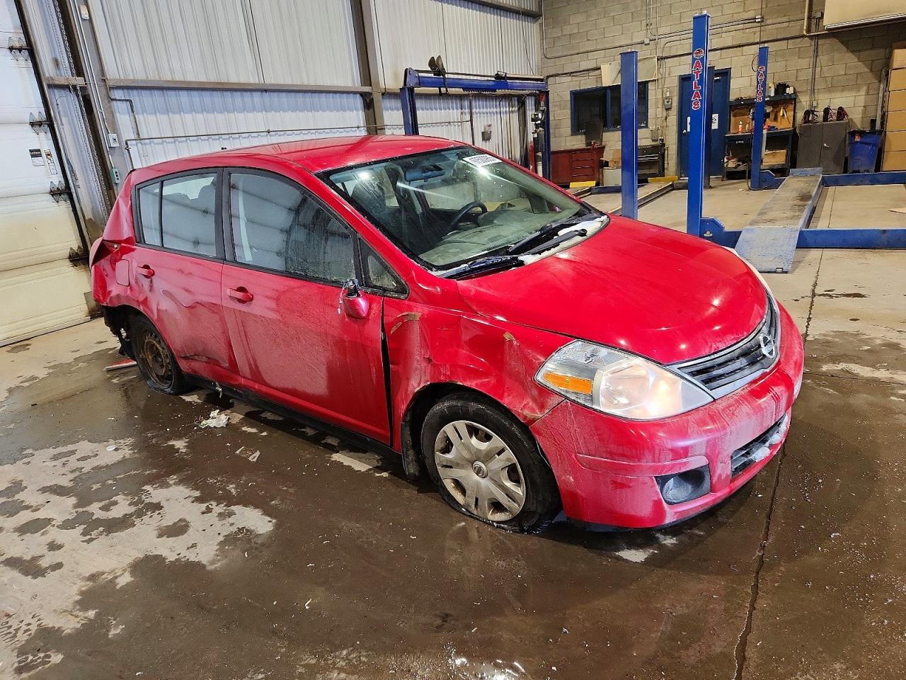 2011 NISSAN VERSA S photo 4