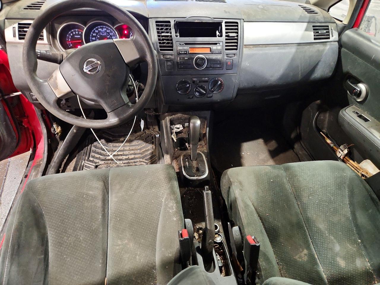 2011 NISSAN VERSA S photo 8