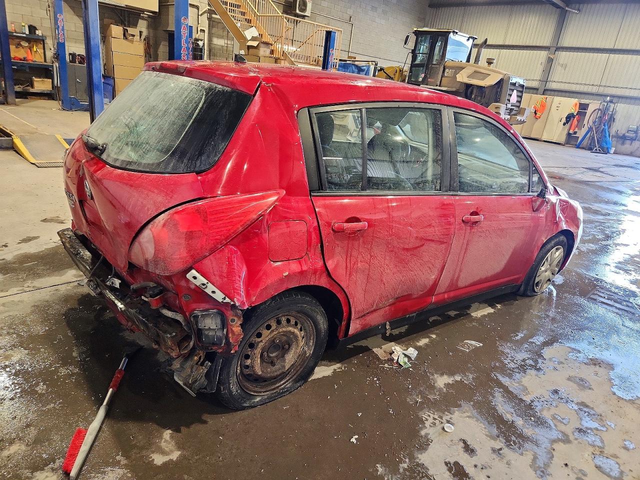 2011 NISSAN VERSA S photo 3