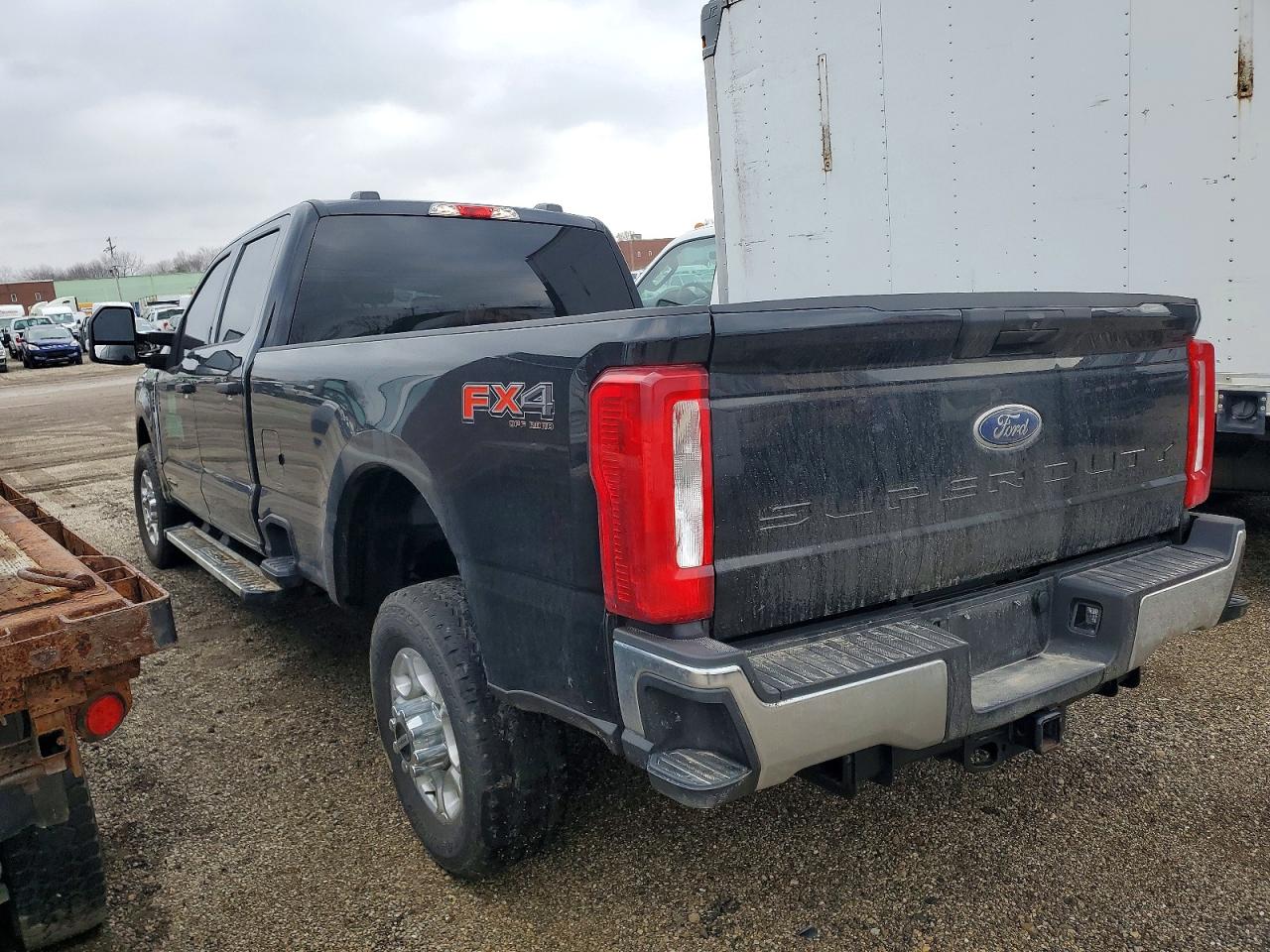 2025 FORD F350 SUPER DUTY photo 2
