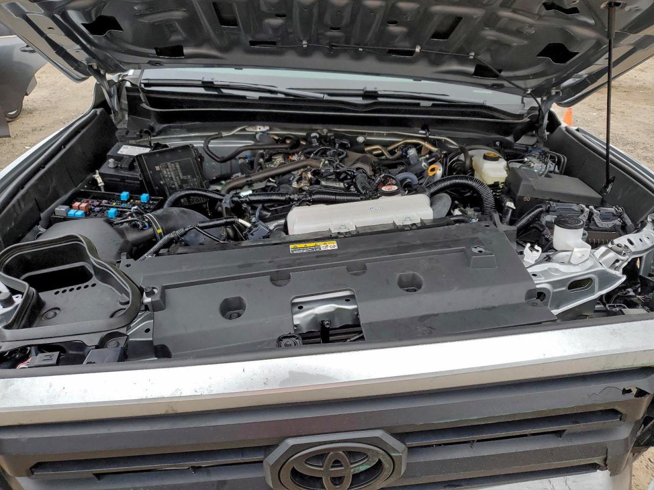 2025 TOYOTA TACOMA DOUBLE CAB photo 11