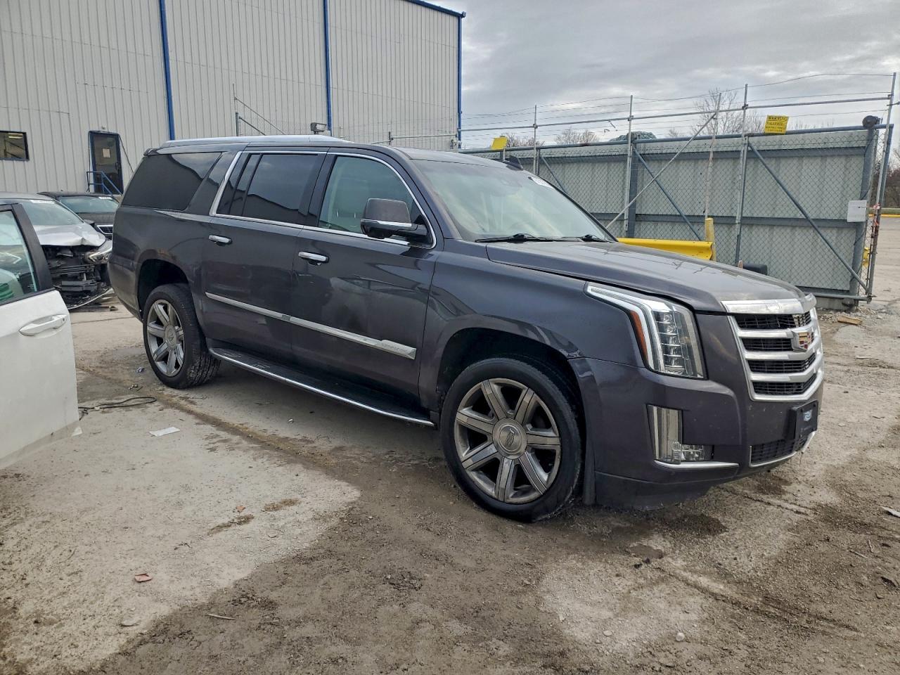 2016 CADILLAC ESCALADE ESV LUXURY photo 4