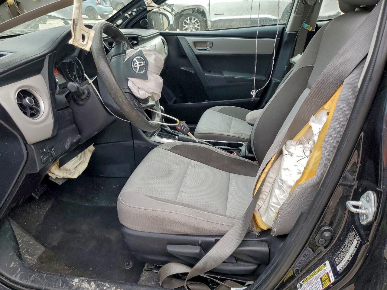 2017 TOYOTA COROLLA L photo 7