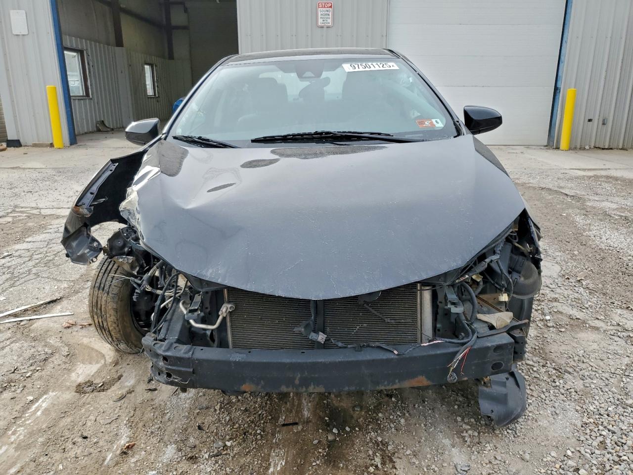 2017 TOYOTA COROLLA L photo 5