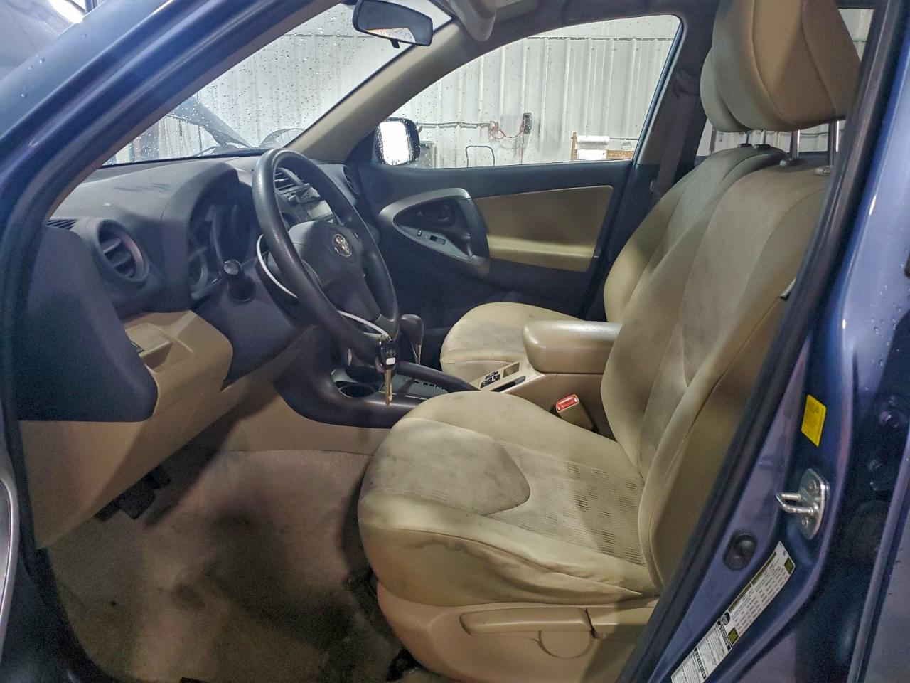 2011 TOYOTA RAV4 photo 7