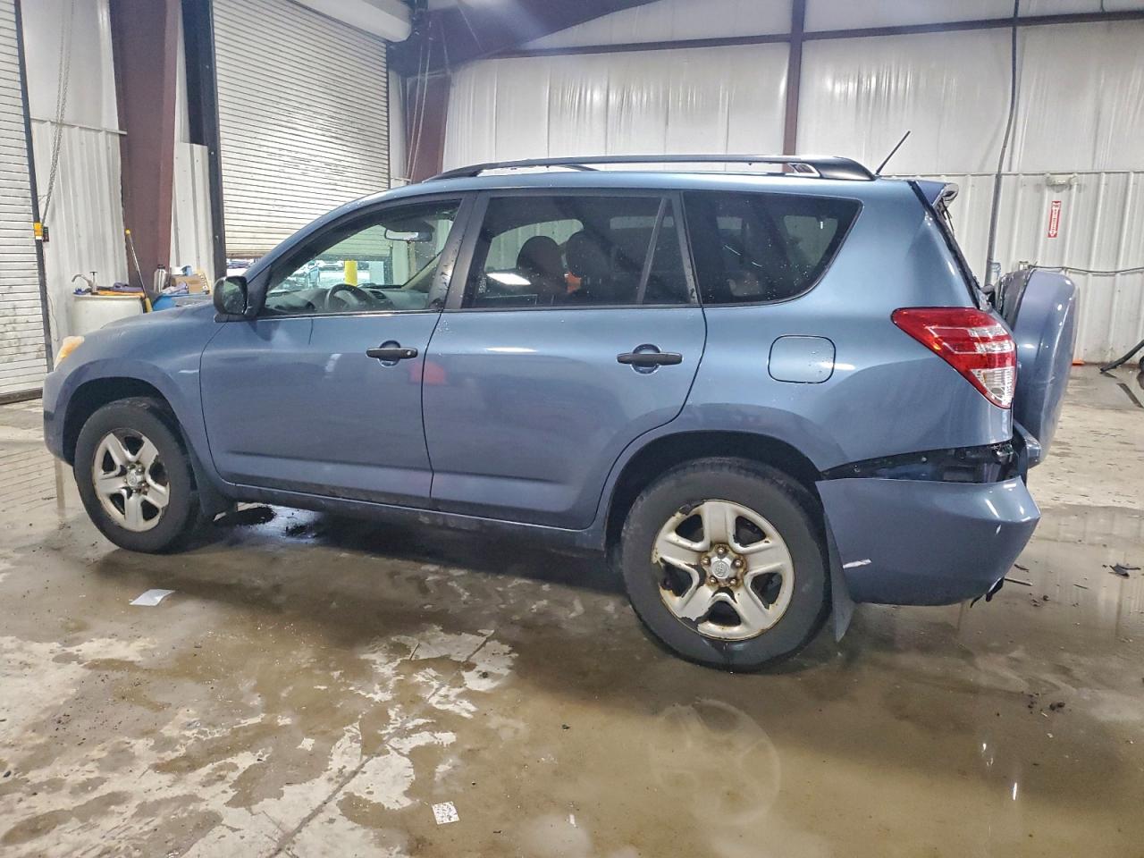 2011 TOYOTA RAV4 photo 2