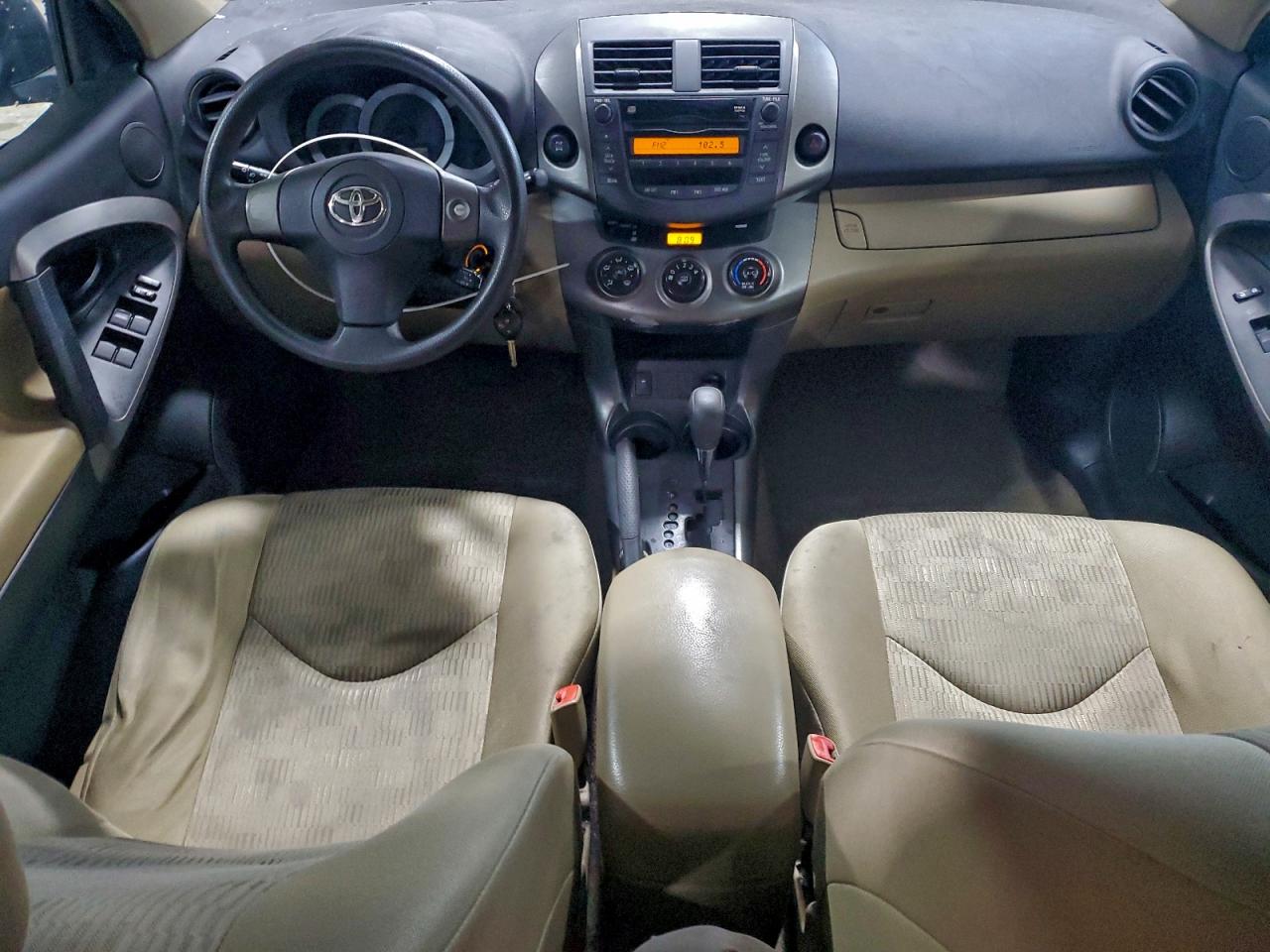 2011 TOYOTA RAV4 photo 8
