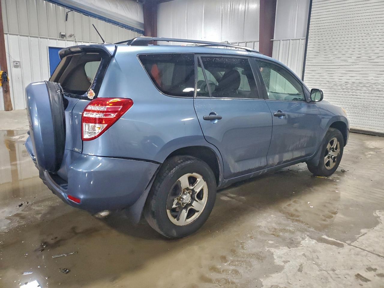 2011 TOYOTA RAV4 photo 3