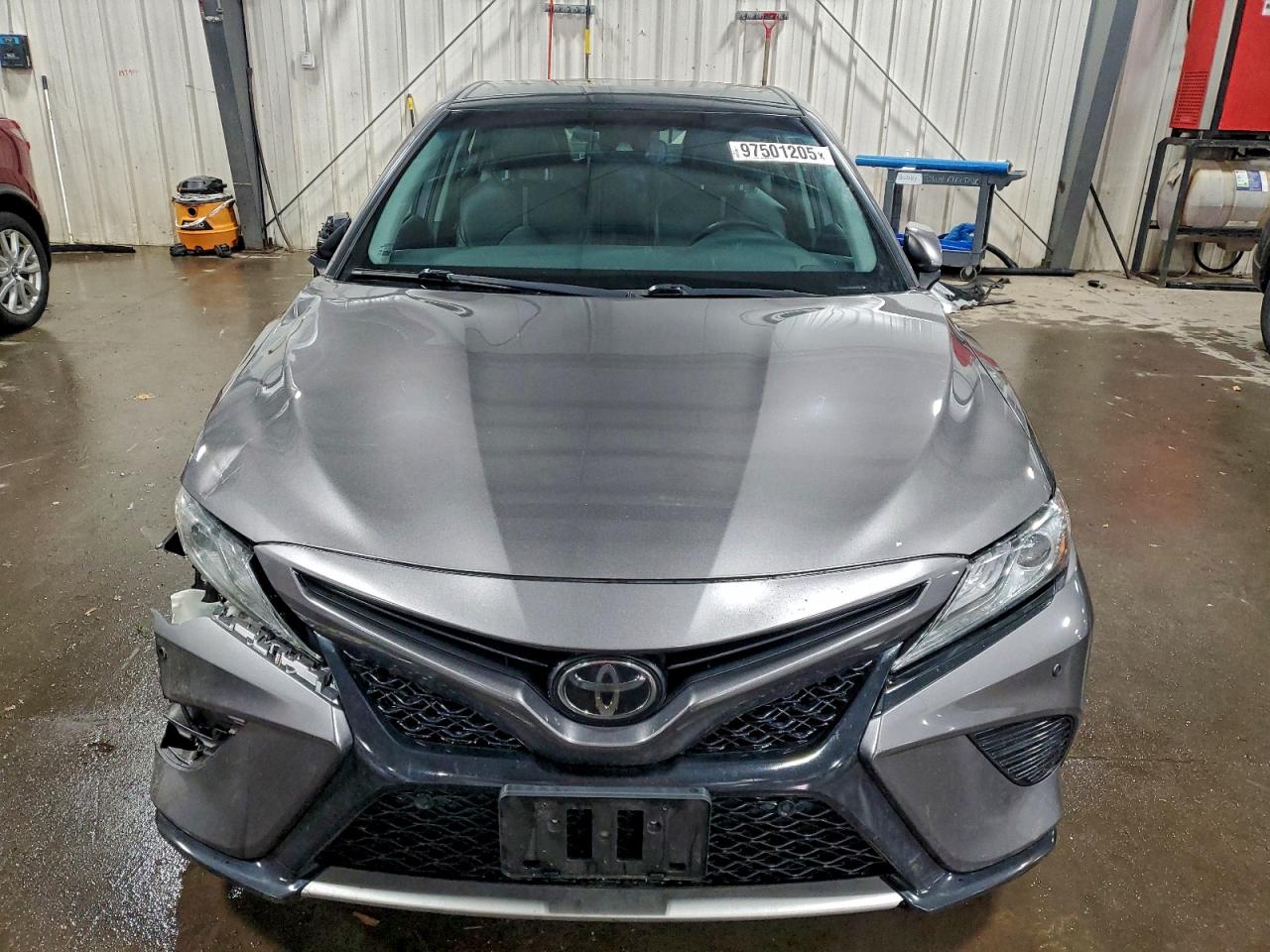 2018 TOYOTA CAMRY XSE photo 5