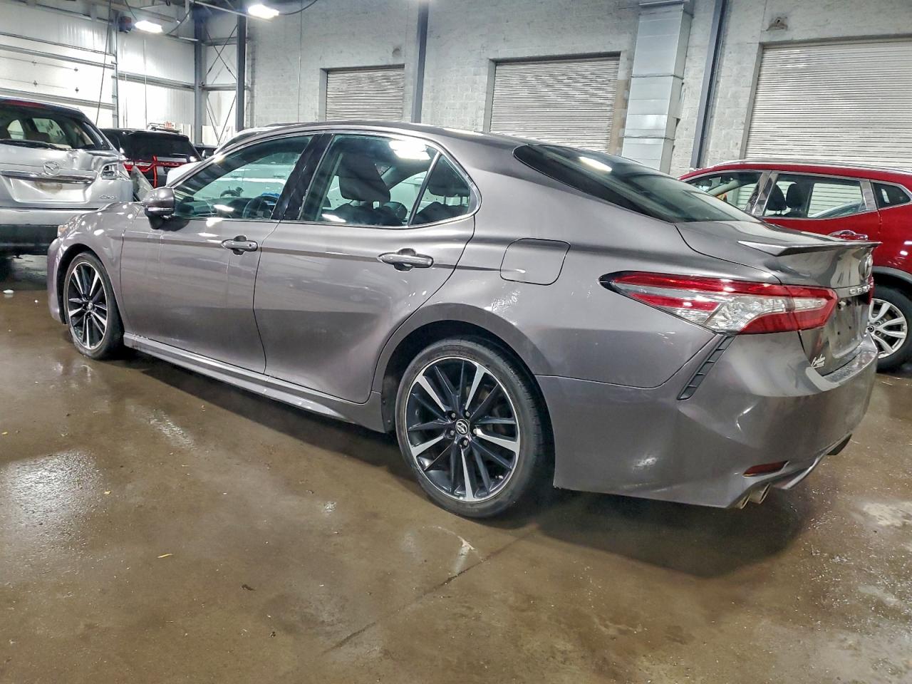 2018 TOYOTA CAMRY XSE photo 2