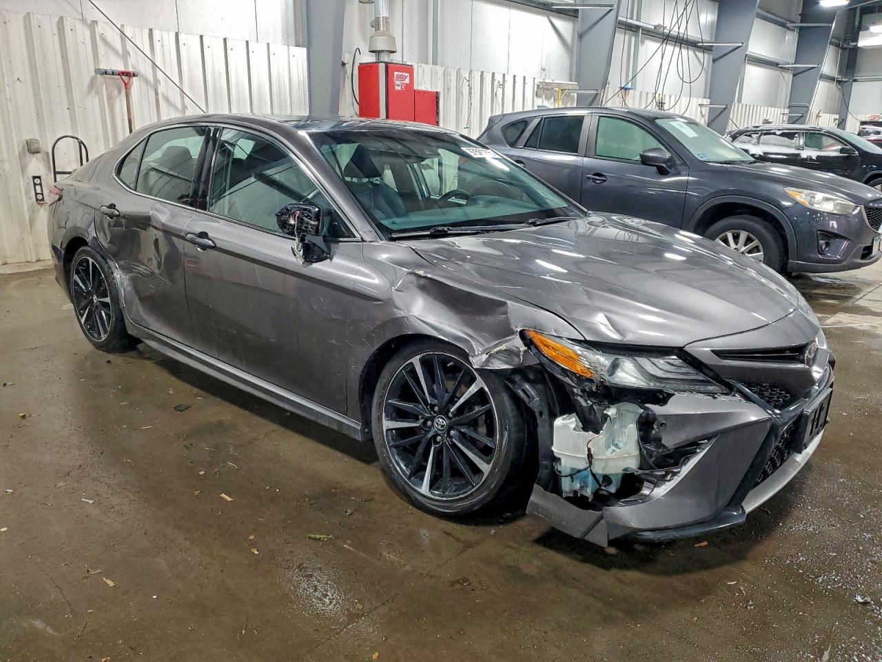 2018 TOYOTA CAMRY XSE photo 4